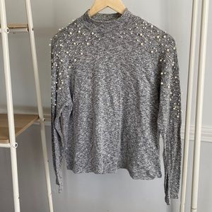 DIVIDED H&M Gray Top with pearls